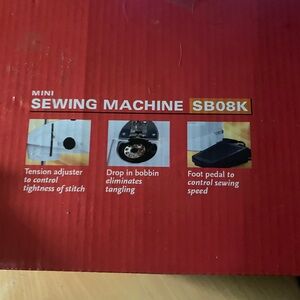 Sewing machine mini